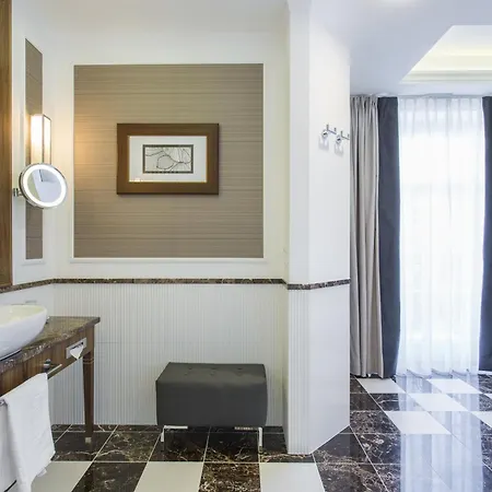 Hotel Dr Irena Eris Zdrój